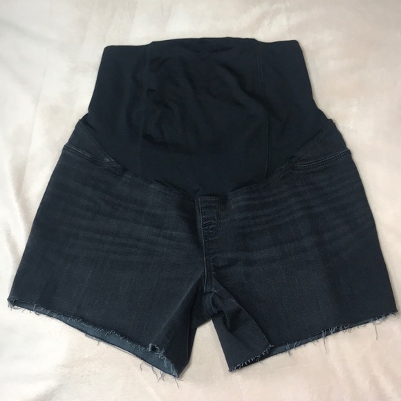 Isabel Maternity Black Midi Shorts - Picture 2 of 6